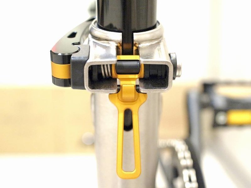 Seatpost Clamp with Rear Frame Hook (Multi-S)