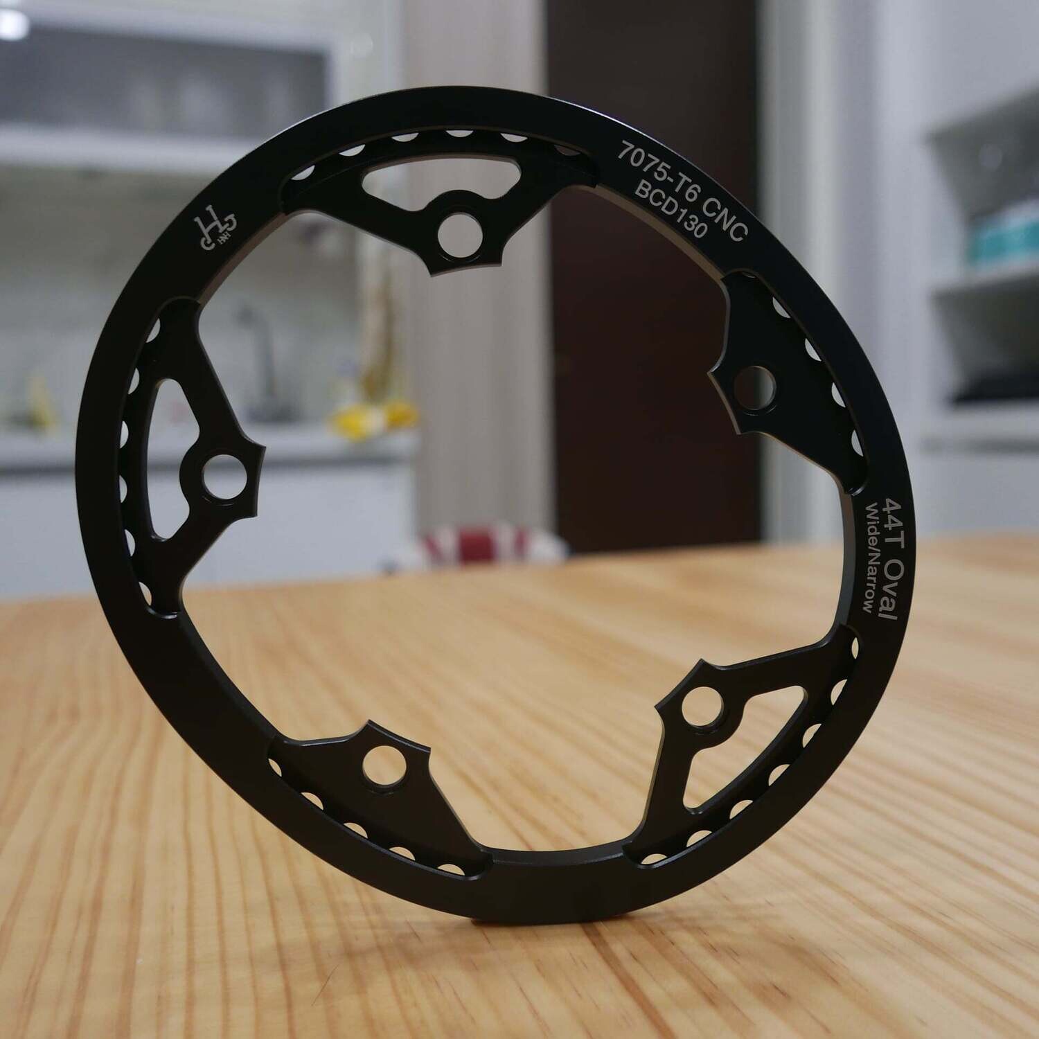 Brompton 44T Oval Chainring w Cover BCD130 (H&amp;H), Colour: Black