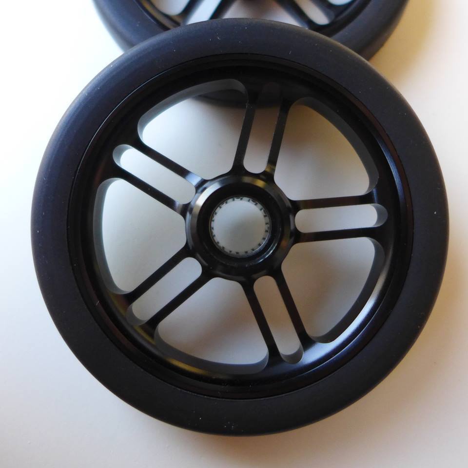 EZwheels easy wheels with pin bearing for Brompton (MiniMODs), Color: Black, Shape: 10 spokes