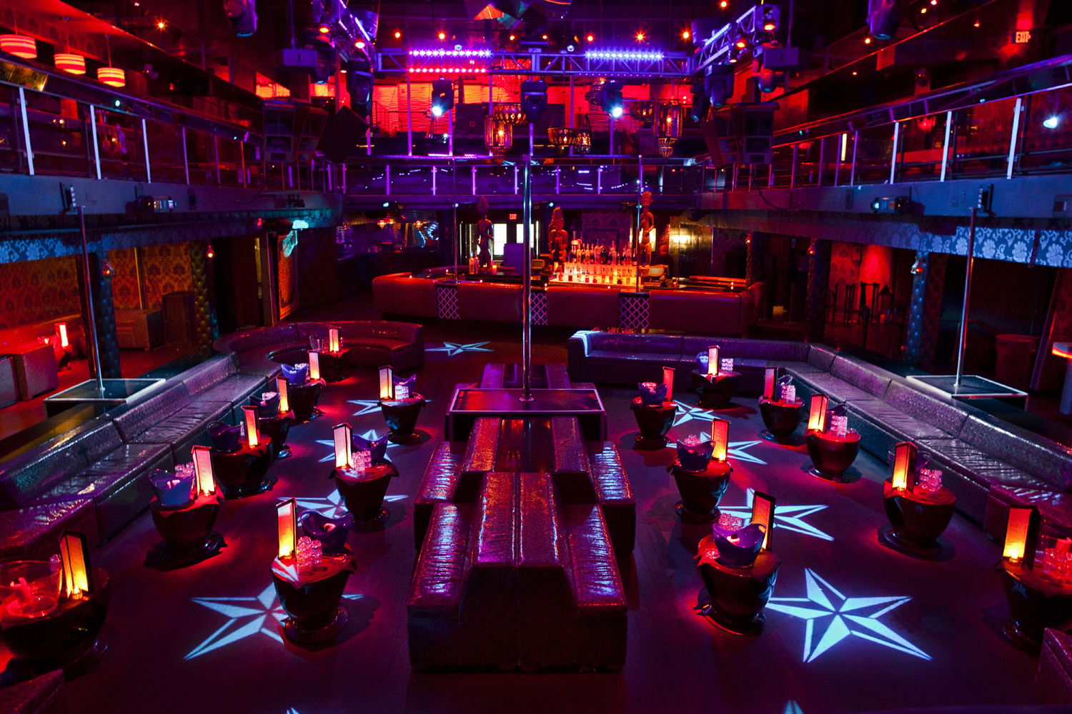 2 HOURS DRINKS + VIP ENTRY TO CAMEO FOR FEMALE OR MALE 2 HOURS DRINKS + VIP ENTRY TO CAMEO FOR FEMALE OR MALE