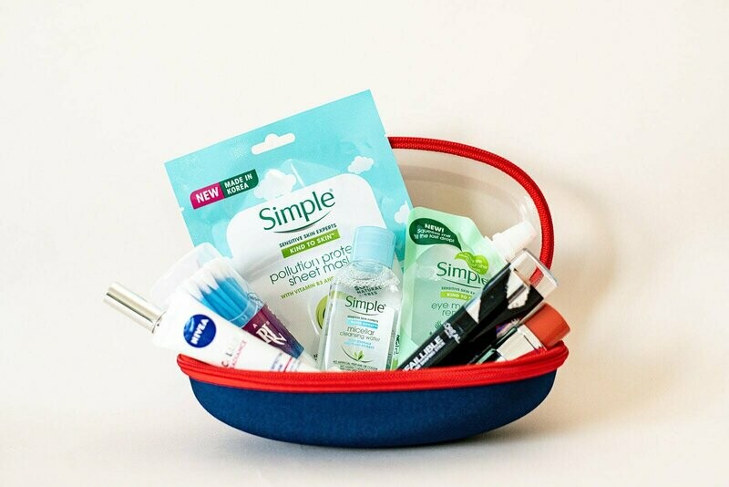 The Ailsa’s Aim Women’s Make-Up Pack