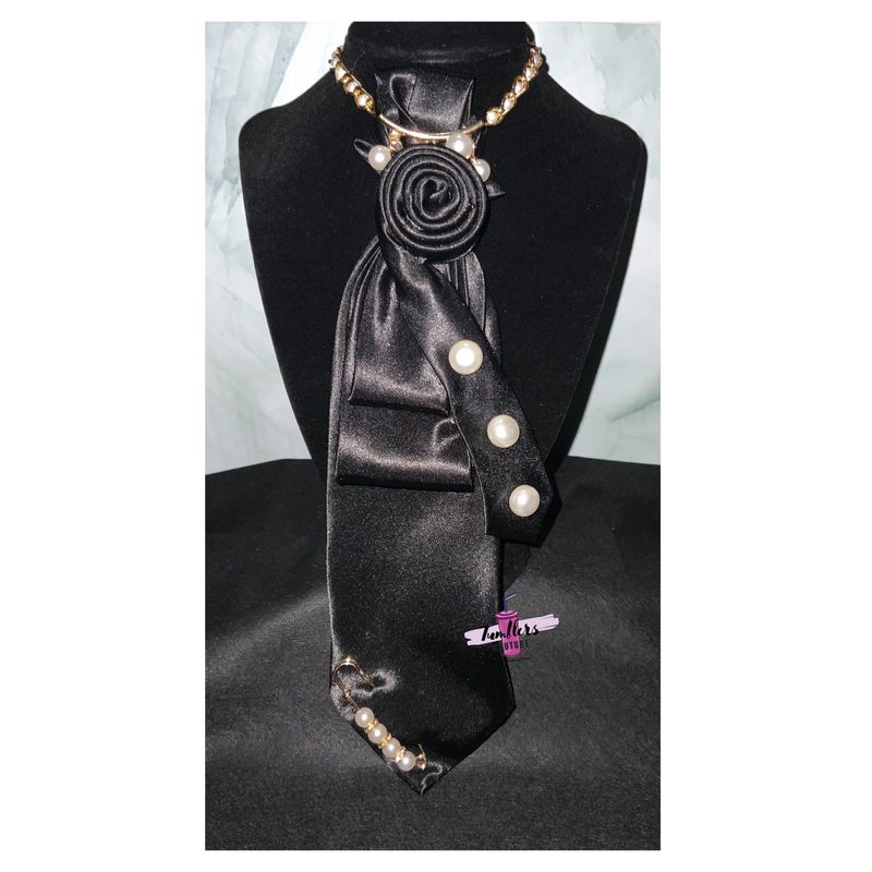 Black Buttons