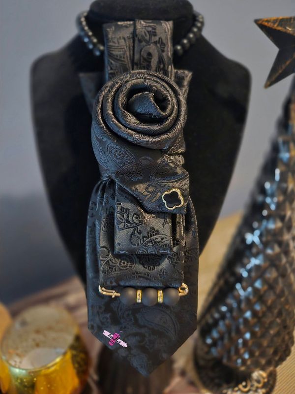 Black Paisley w/ Flower