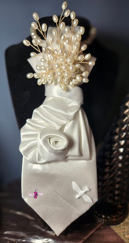 Dove Ruffle Tie