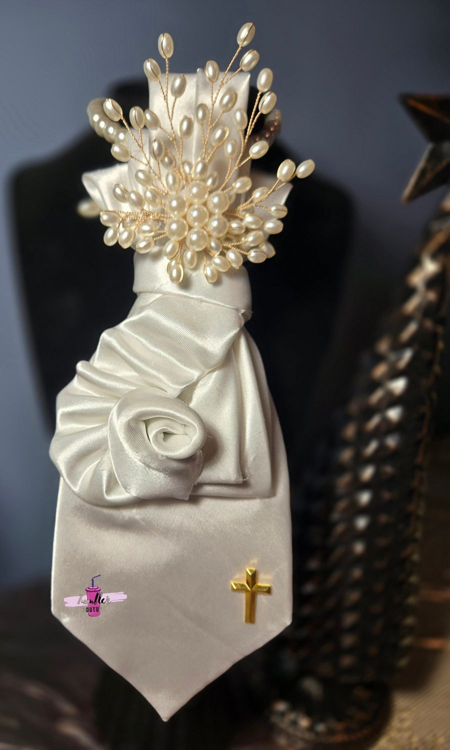 Dove Ruffle Tie