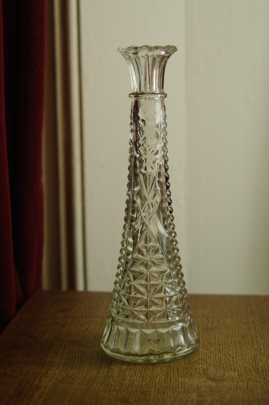 Vase en verre taillé