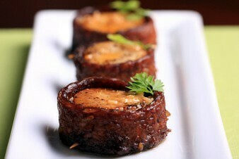 Bacon-Wrapped Scallops with Paprika Cream Sauce Bacon-Wrapped Scallops with Paprika Cream Sauce