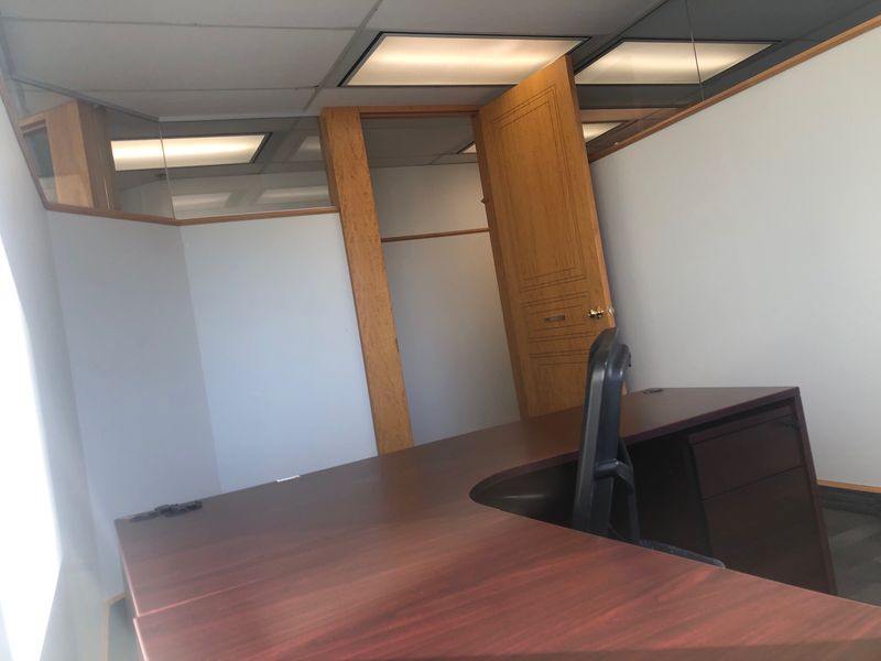 Private Office #1701 - 125  sqft -  Window View