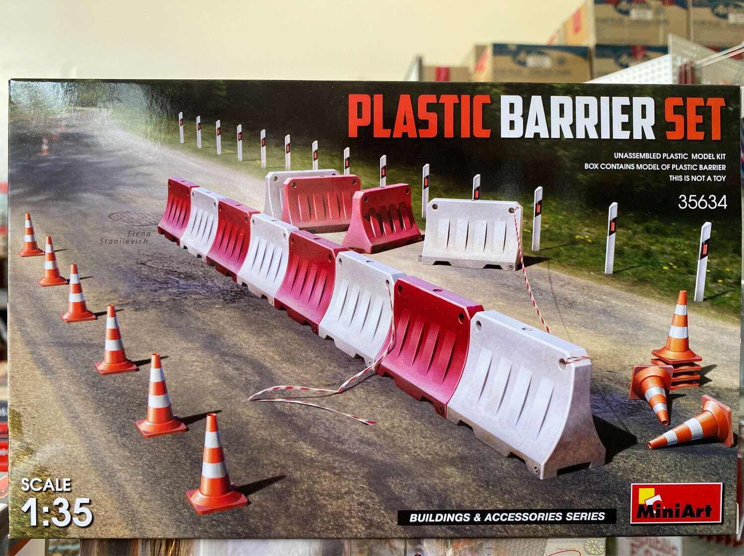 Miniart MA35634 1/35 Plastic Barrier Set