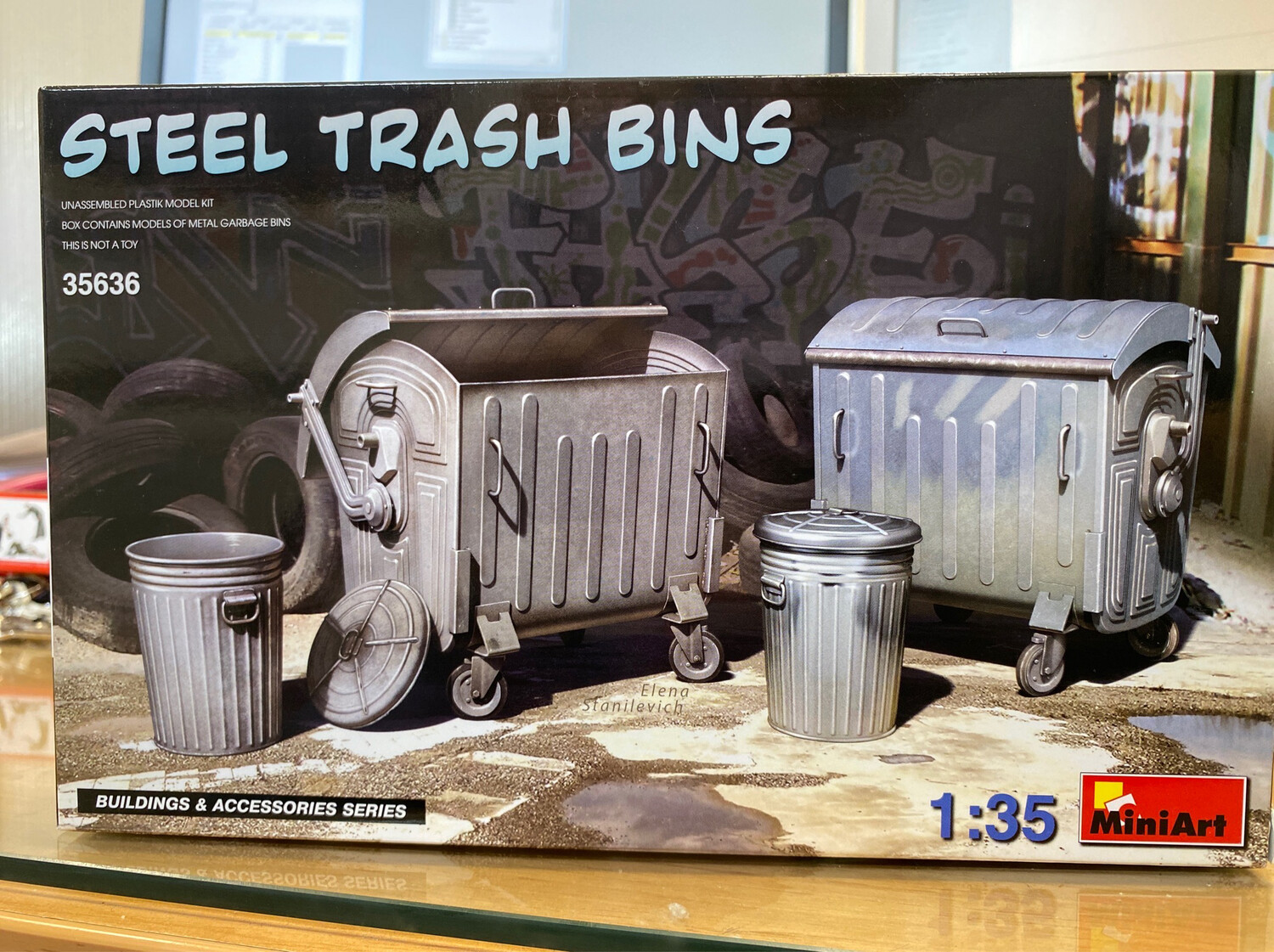 Miniart MA35636 1/35 Steel Trash Bins