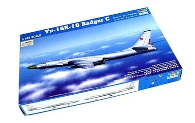 Trumpeter TR03908 1/144 Tu-16K-10 Badger C