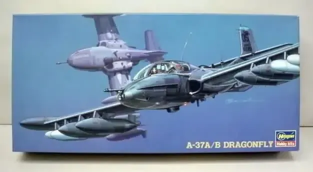 Hasegawa HAS02513 1/72 A-37A/B 'Dragonfly' - Box mit leichten Lagerspuren !!