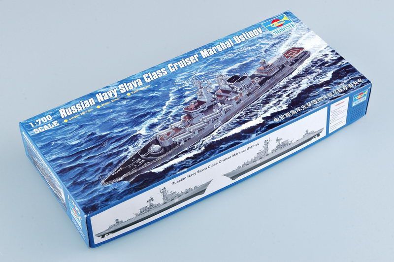 Trumpeter TR05722 1/700 Russ.Marshal Ustinov Slava Class Cruiser