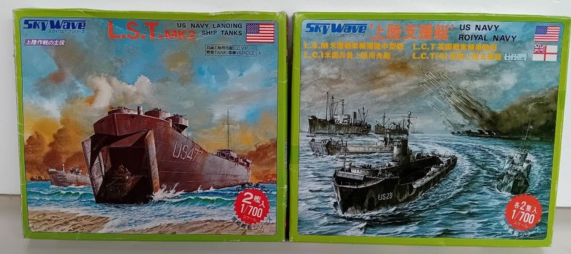Sky Wave/PIT ROAD SW004+008 1/700 Seefahrzeuge ( U.S. Navy / Royal Navy L.S.T.MK2 , L.C.T(R) ) - Konvolut bestehend aus 2 Bausätzen !! Sky Wave/PIT ROAD SW004+008 1/700 Seefahrzeuge ( U.S. Navy / Royal Navy L.S.T.MK2 , L.C.T(R) ) - Konvolut bestehend aus 2 Bausätzen !!