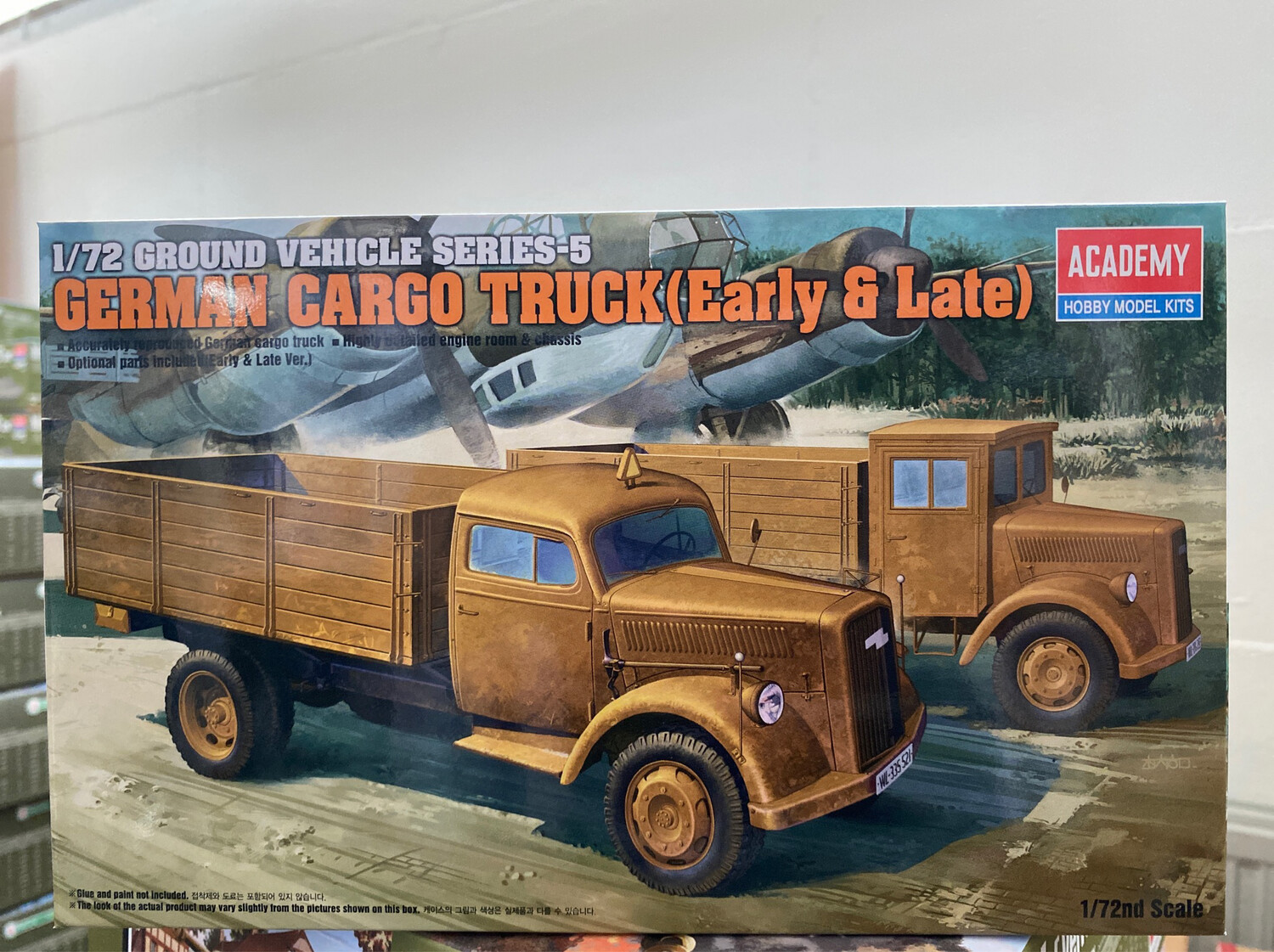 Academy 13404_V 1/72 GERMAN CARGO TRUCK ( early or late )