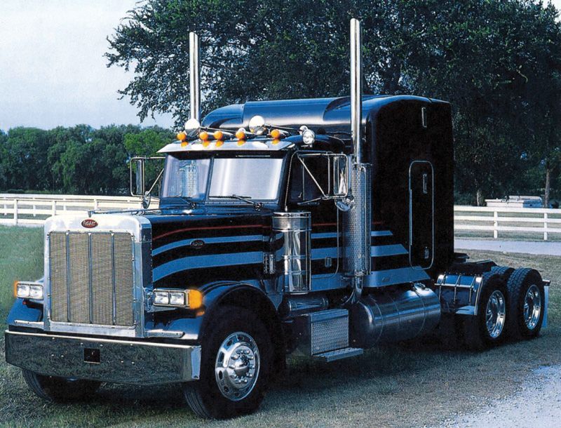 ITALERI IT3857_V  1/24 American Truck - Peterbilt 378 Long Hauler