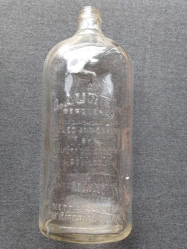 LAUREL KEROSENE ONE IMPERIAL QUART BOTTLE PEGASUS