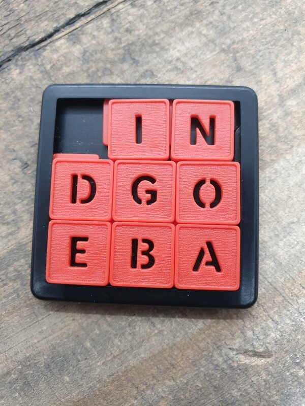 R&L KELLOGG'S CEREAL TOY 1974 WORD PUZZLE RED