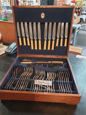 MAPPIN & WEBB SILVER PLATE CUTLERY SET CANTEEN