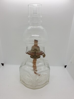 OIL LAMP WITH HORSE AND CARRIAGE SCENE