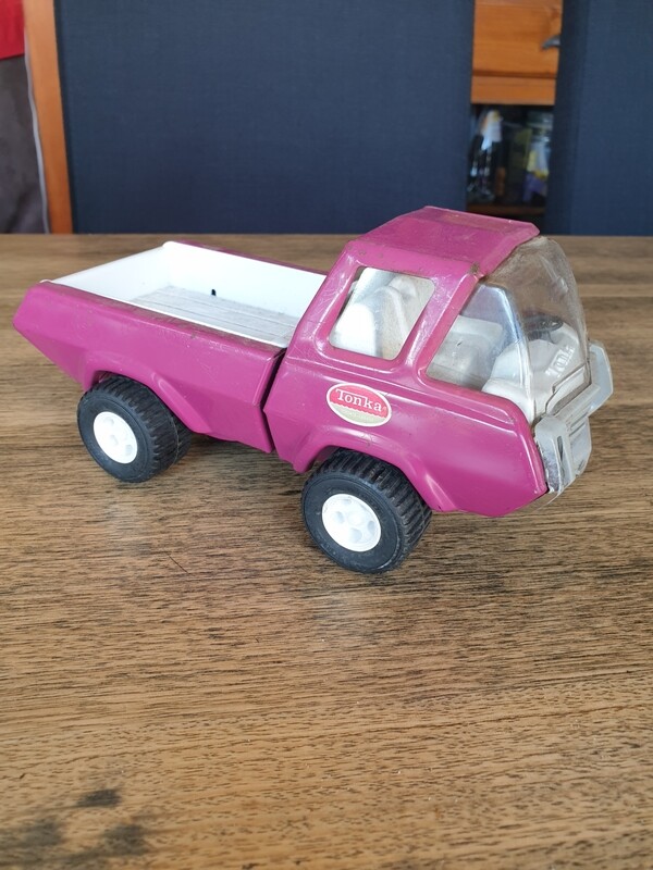 TONKA PURPLE PONY PULLER 1970,S