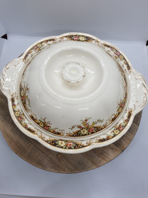 J & G MEAKIN SERVING BOWL WITH LID