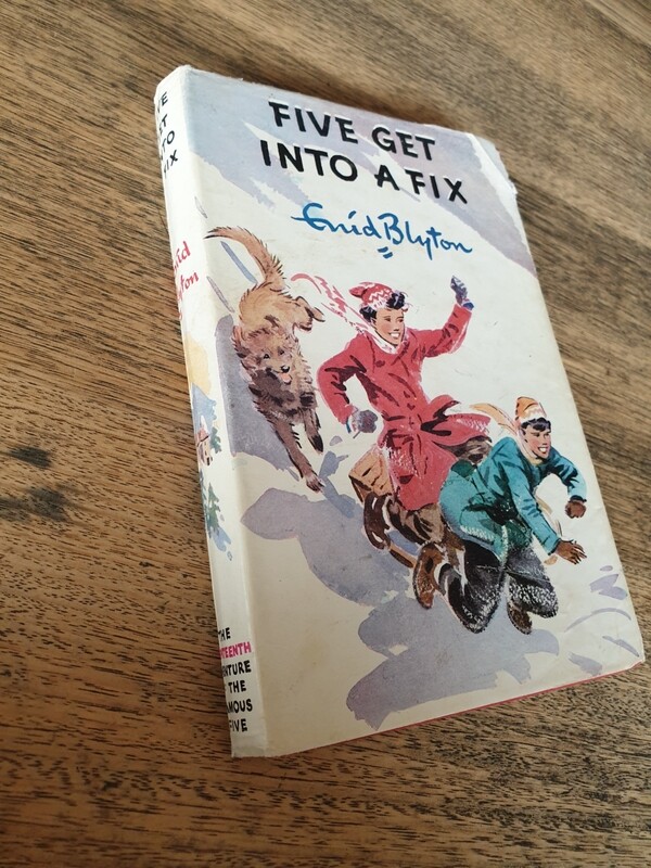 ENID BLYTON FIVE GET INTO A FIX HARDBACK