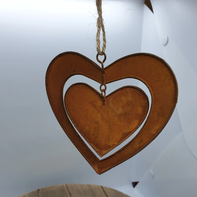 METAL HANGING HEARTS SET 3