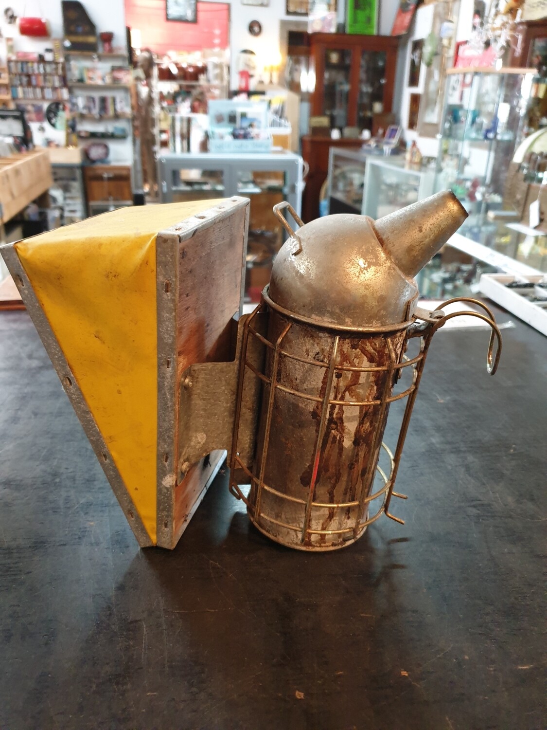 BEE SMOKER