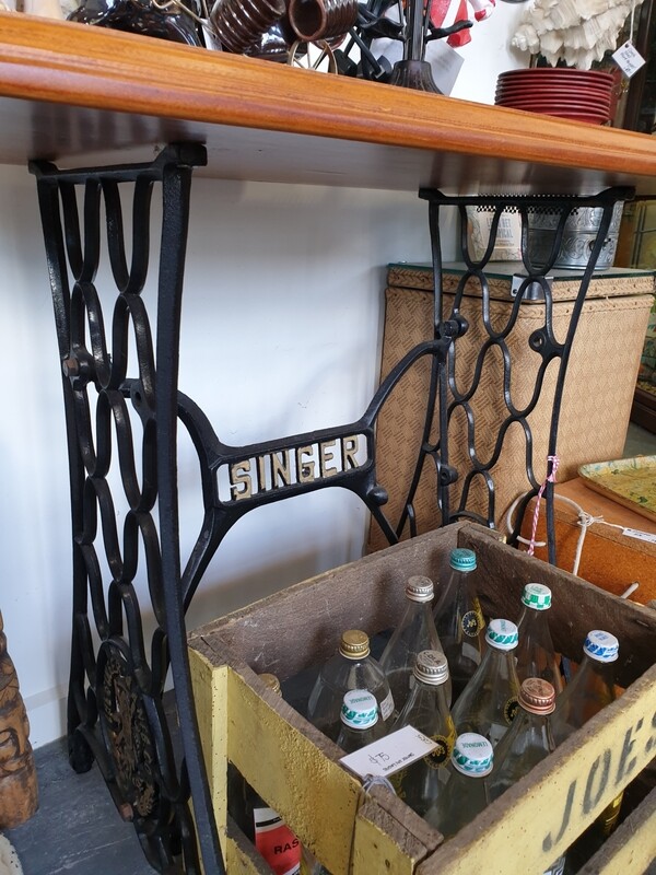 SINGER TREADLE TABLE