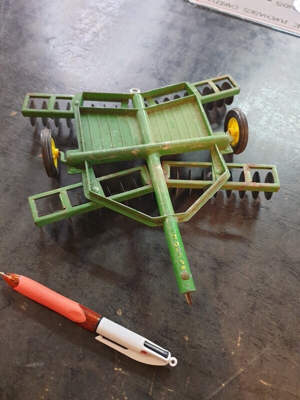 ERTL U.S.A FARM MACHINERY