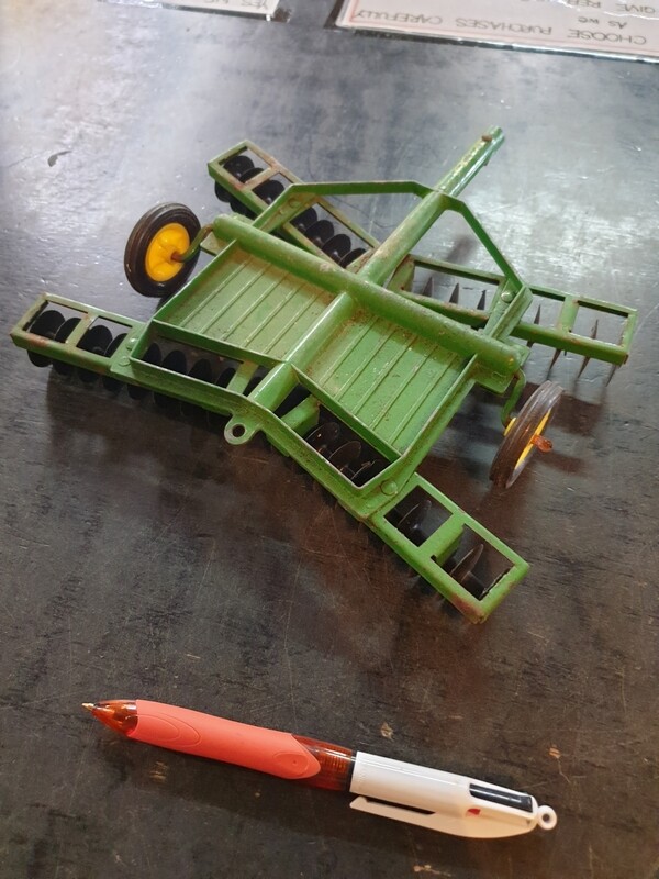 ERTL U.S.A FARM MACHINERY