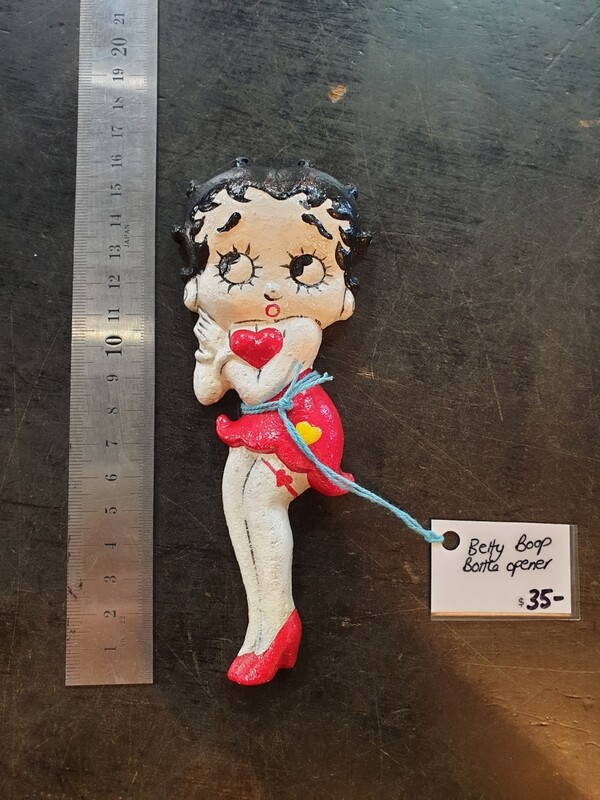 BETTY BOOP CAST IRON BOTTLE OPENER "NEW"