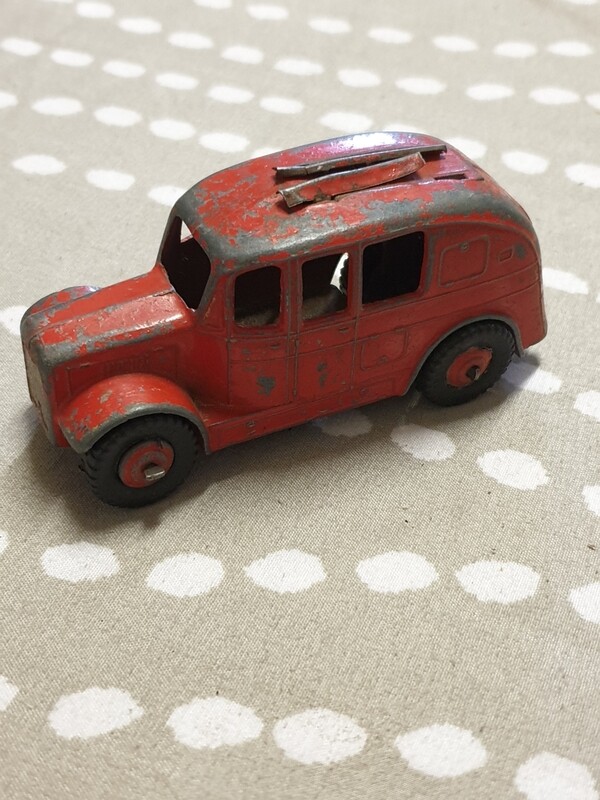 DINKY STREAMLINED FIRE ENGINE NO.250