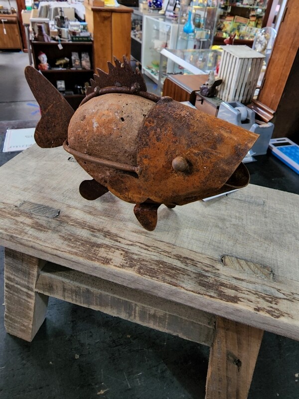 METAL STONE FISH