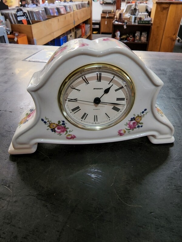 GRAYSHOTT POTTERY PORCELAIN ENGLISH CLOCK