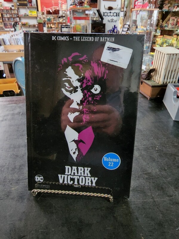 DC COMICS THE LEGEND OF BATMAN HARDBACK DARK VICTORY PART 2 VOL 22 "NEW"