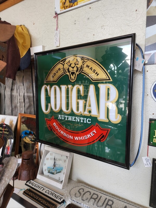 COUGAR BOURBON WHISKEY BAR LIGHT