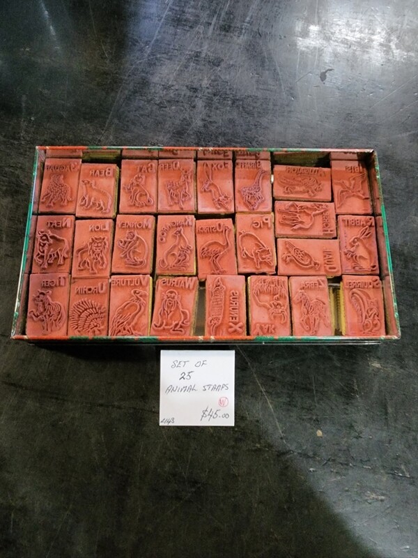 SET 25 VINTAGE TIMBER RUBBER ANIMAL STAMPS