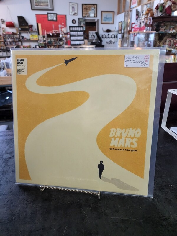 BRUNO MARS  DOO WOPS & HOOLIGANS "NEW"