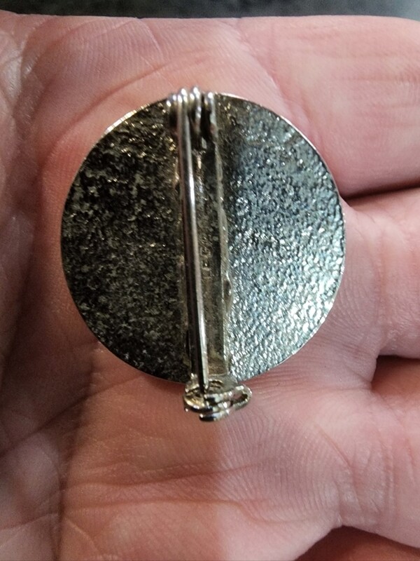 HUMBER PIN BACK BADGE