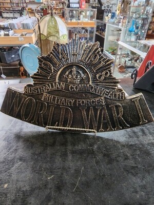 AUSTRALIAN COMMONWEALTH MILITARY FORCES WORLD WAR 1 CAST IRON WALL MOUNTED PLAQUE