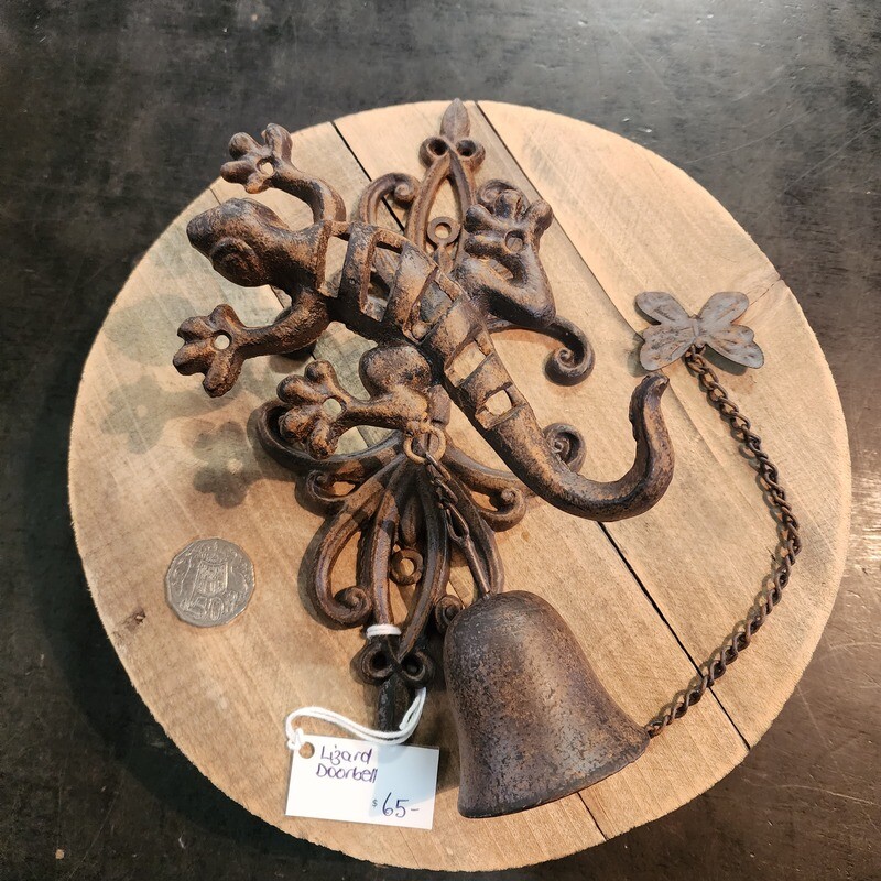 LIZARD/GECKO DOOR BELL CAST IRON