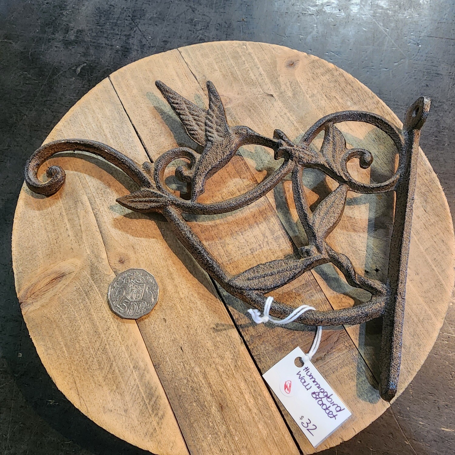 HUMMINGBIRD CAST IRON WALL BRACKET