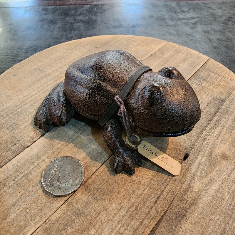 FROG CAST IRON KEY HIDER