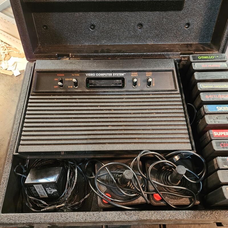 ATARI 2600 IN ORIGINAL CASE