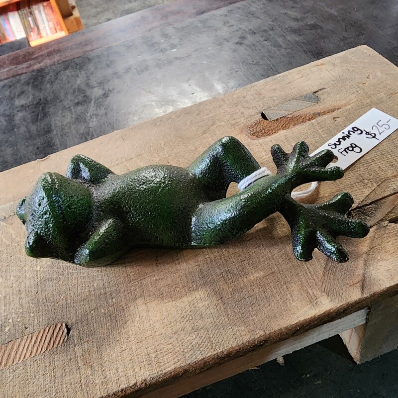 CAST IRON SUNNING FROG