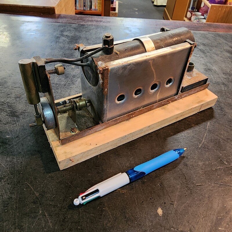 VINTAGE STEAM ENGINE