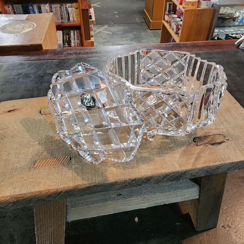 ASTRA CRYSTAL LIDDED BOX