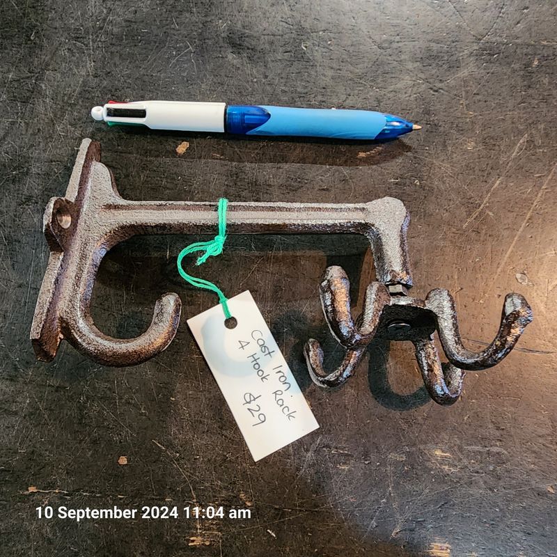 CAST IRON ROTATING 4 HOOK HANGER